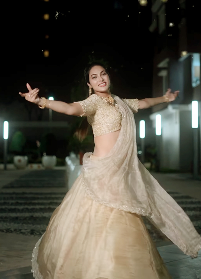 Diwali 2025 Bigg Boss beauties' Diwali celebrations (photos)16