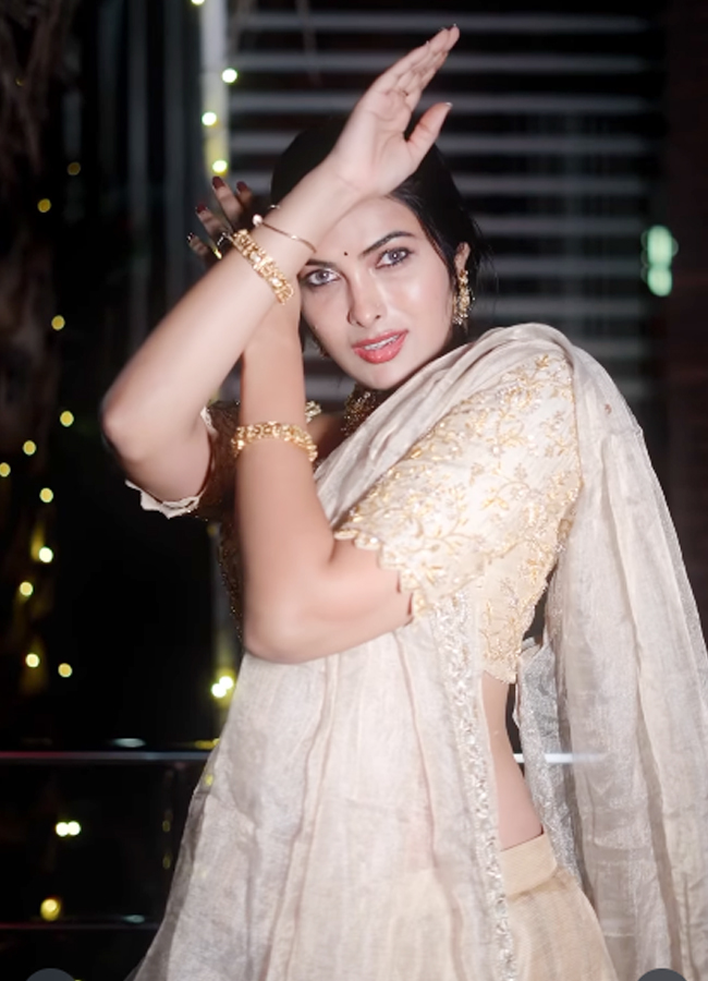 Diwali 2025 Bigg Boss beauties' Diwali celebrations (photos)5