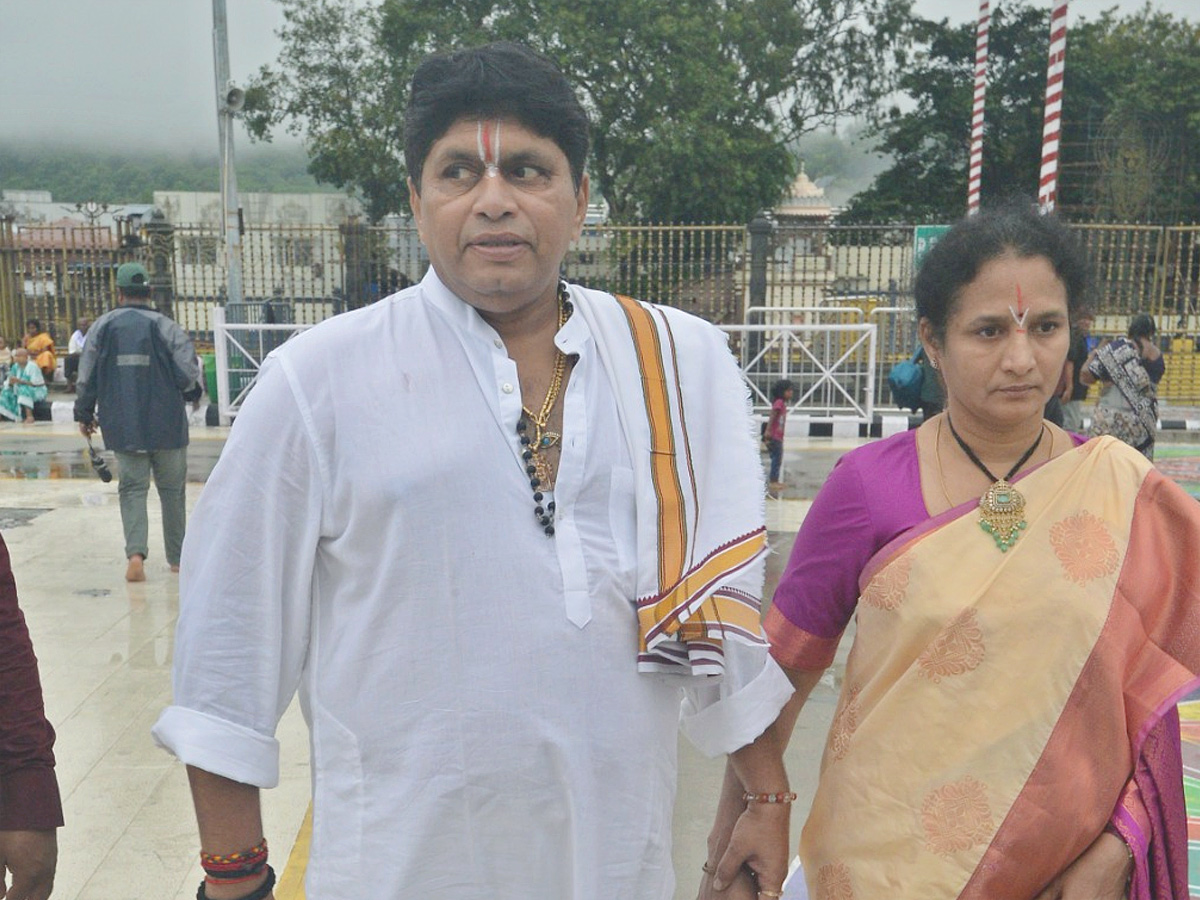 Comedian Raghu Visited Tirumala Tirupati Photos1