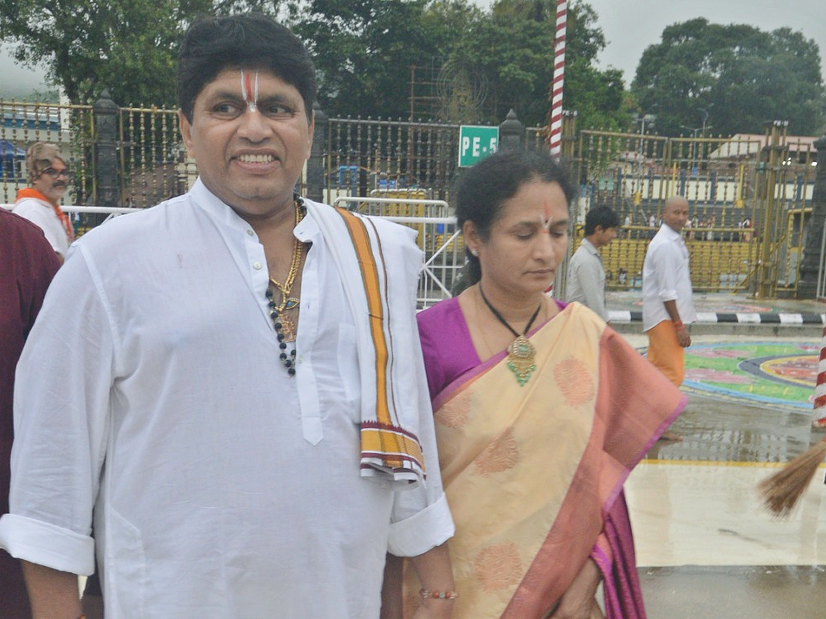 Comedian Raghu Visited Tirumala Tirupati Photos5