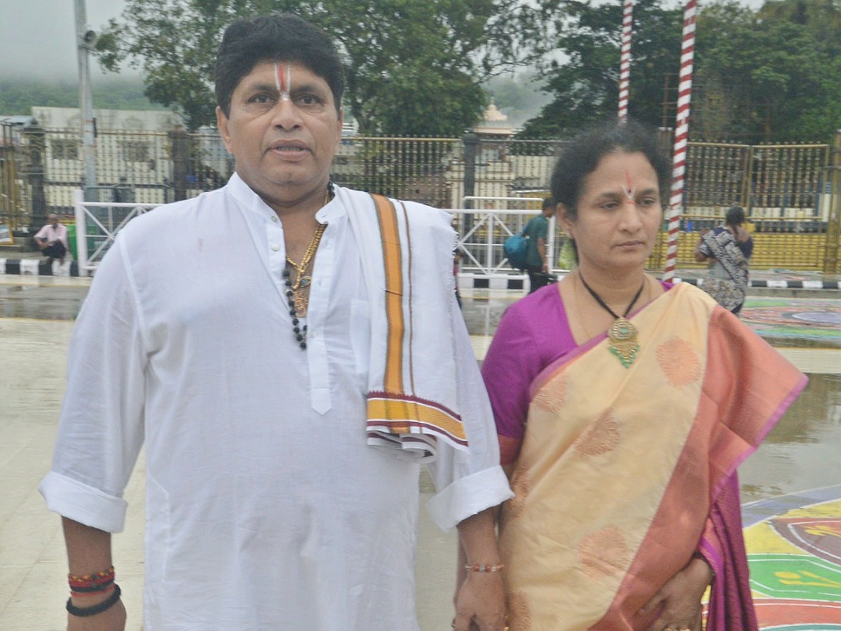 Comedian Raghu Visited Tirumala Tirupati Photos6