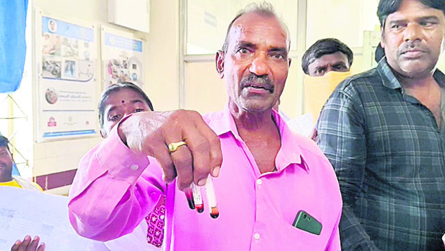ఆస్పత్రిలో అందని రిపోర్ట్లు1