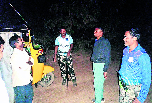 పోలీసుల ఆకస్మిక తనిఖీలు1