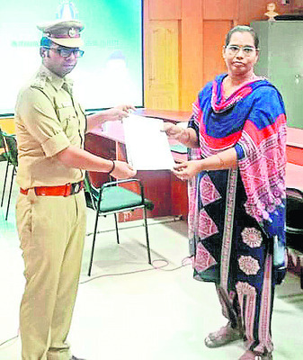 అమర వీరులకు ఘన నివాళి 1