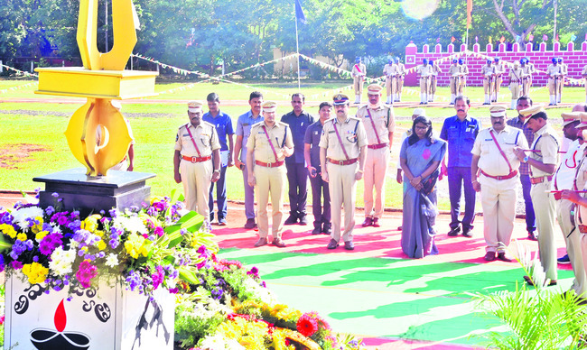 అమర వీరుల త్యాగాలు మరువలేం 1