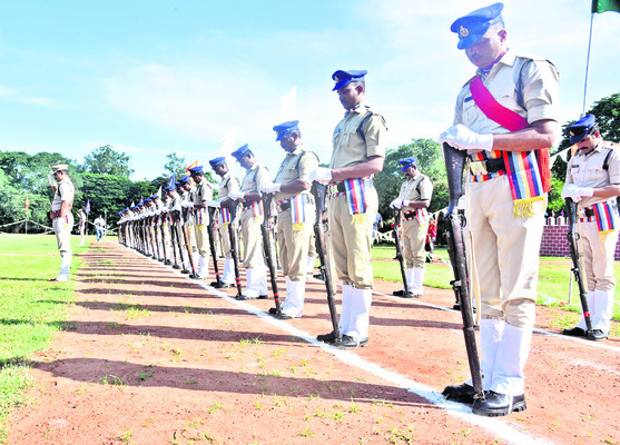 అమర వీరుల త్యాగాలు మరువలేం 2