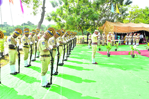 అమరులకు సెల్యూట్1