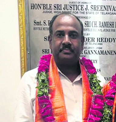 బార్ ఫెడరేషన్ రాష్ట్ర  ఉపాధ్యక్షుడిగా నంద రమేశ్ 
3