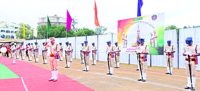 పోలీసు అమరవీరులను 1