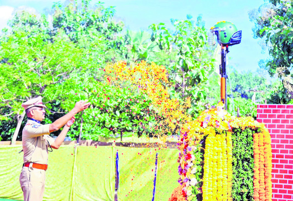 పోలీసు అమరుల త్యాగాలు మరువలేనివి 1