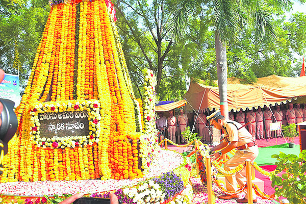 అమరుల త్యాగాలు మరువలేనివి1
