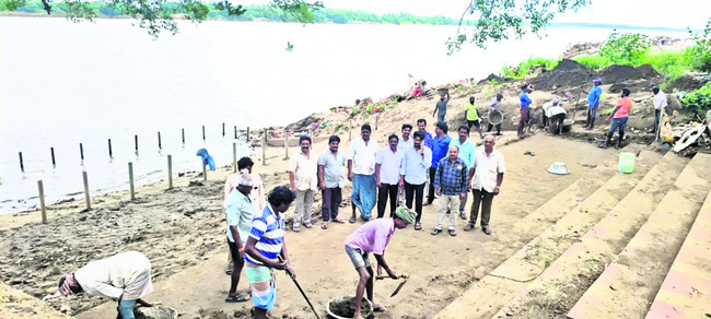 కేదారీ ఘాట్‌ రేవులకు మోక్షం 1