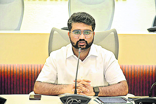 డీఆర్వో, ఆర్డీవోల బదిలీ1