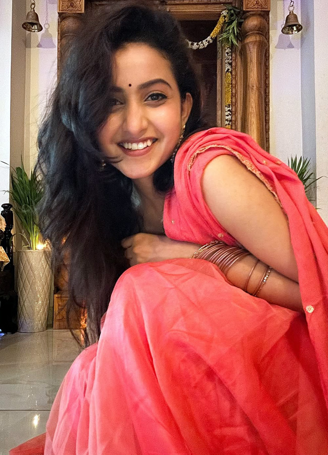 Baby movie heroine Vaishnavi Chaitanya, Deepika Pilli during Diwali celebrations.. Photos11