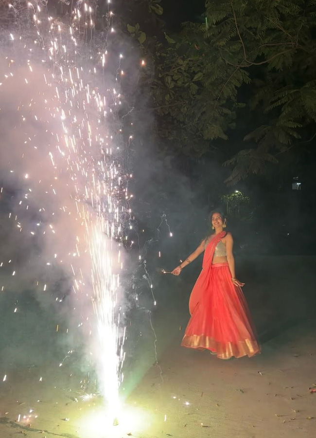 Baby movie heroine Vaishnavi Chaitanya, Deepika Pilli during Diwali celebrations.. Photos12