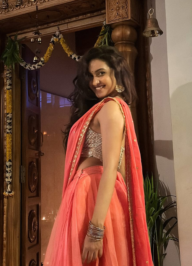 Baby movie heroine Vaishnavi Chaitanya, Deepika Pilli during Diwali celebrations.. Photos15