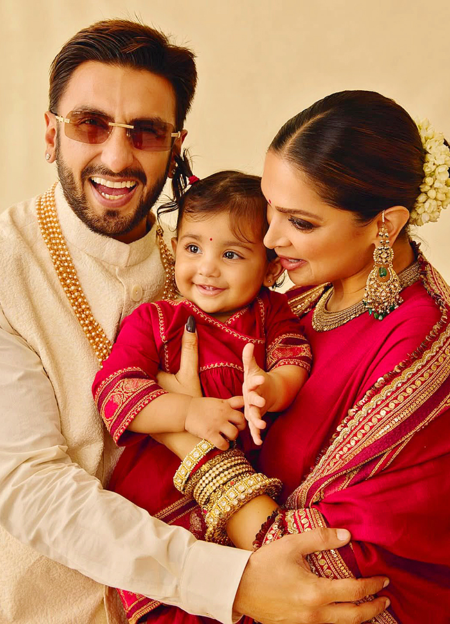 Deepika Padukone And Ranveer Singh Reveal Daughter Duas Face In Diwali Celebration2