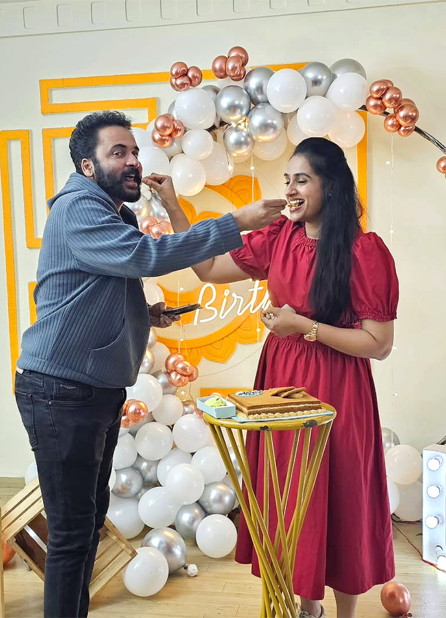 Tollywood Actress Laya Birthday Celebrations Pics Viral17