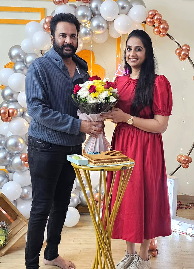 Tollywood Actress Laya Birthday Celebrations Pics Viral2