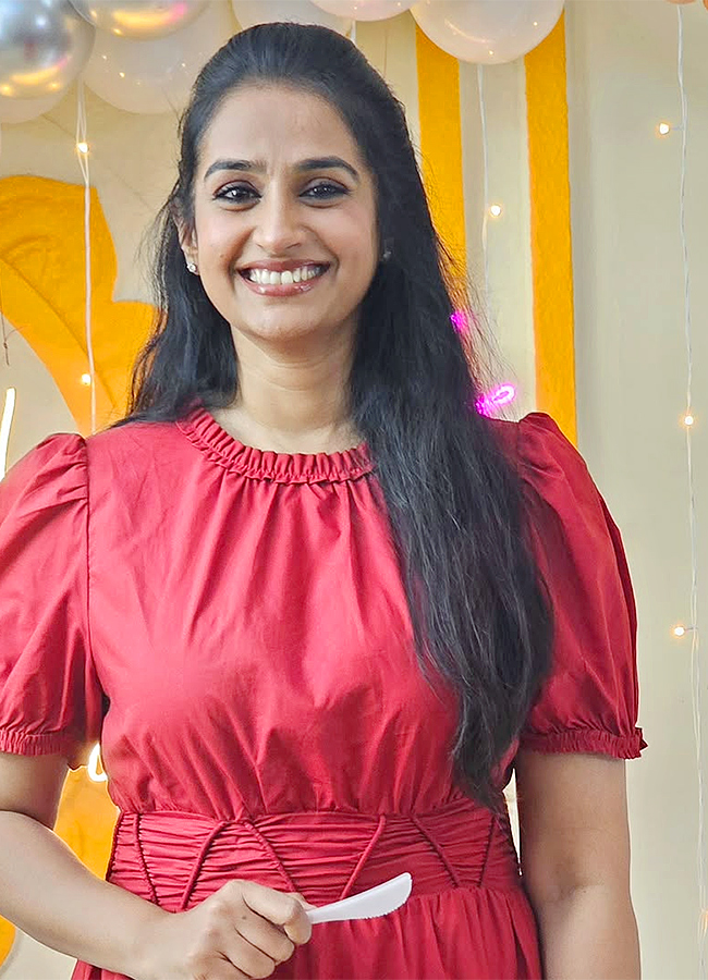 Tollywood Actress Laya Birthday Celebrations Pics Viral4