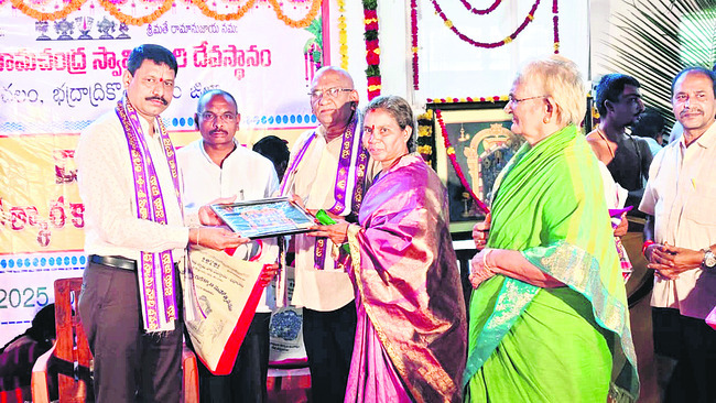 స్వామివారి సేవల్లో 1