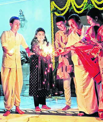 ఇంటింటా దీపావళి కాంతులు2