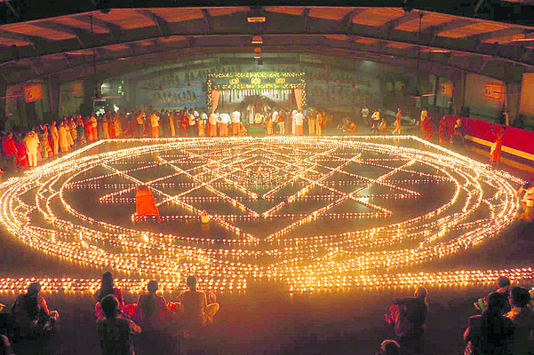 బంగారుగుడిలో 10,008 దీపారాధన పూజలు 1