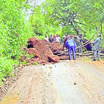 శివారు ప్రాంతాల్లో ఎడతెరిపిలేని వర్షం 11