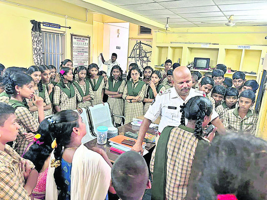 మాదినకు రైతునేస్తం పురస్కారం 1