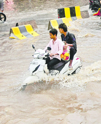 ముంచెత్తిన వాన 13