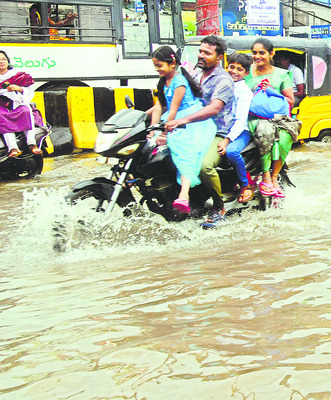 ముంచెత్తిన వాన 12