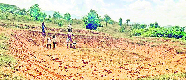 నాయకులకే ఉపాధి 1