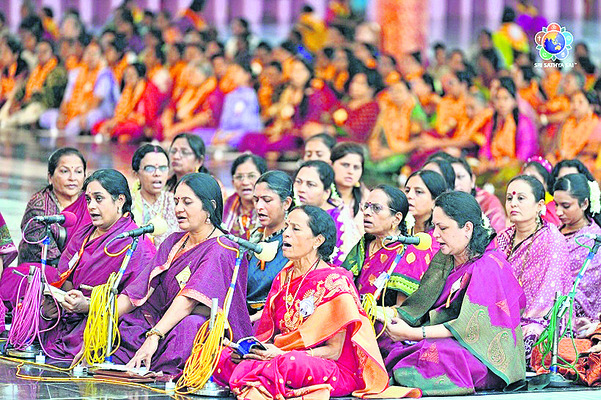 ప్రశాంతి నిలయంలో గుజరాత్ వైభవం1