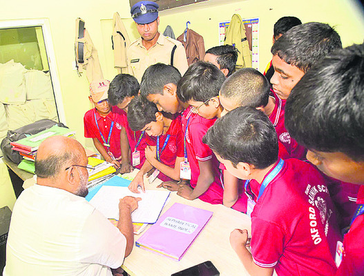 కష్టాలు తీరలే!4