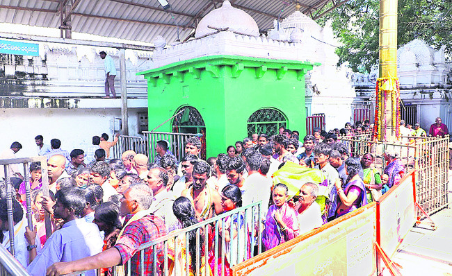 వైభవంగా కార్తీక దీపోత్సవం1