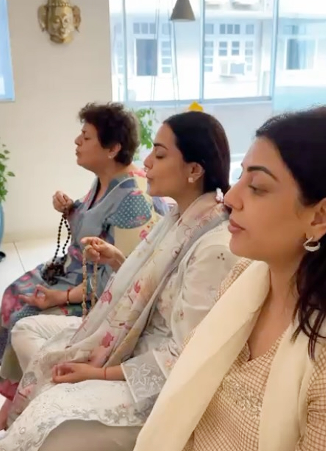 Kajal Aggarwal bursts firecrackers with children (Photos)11