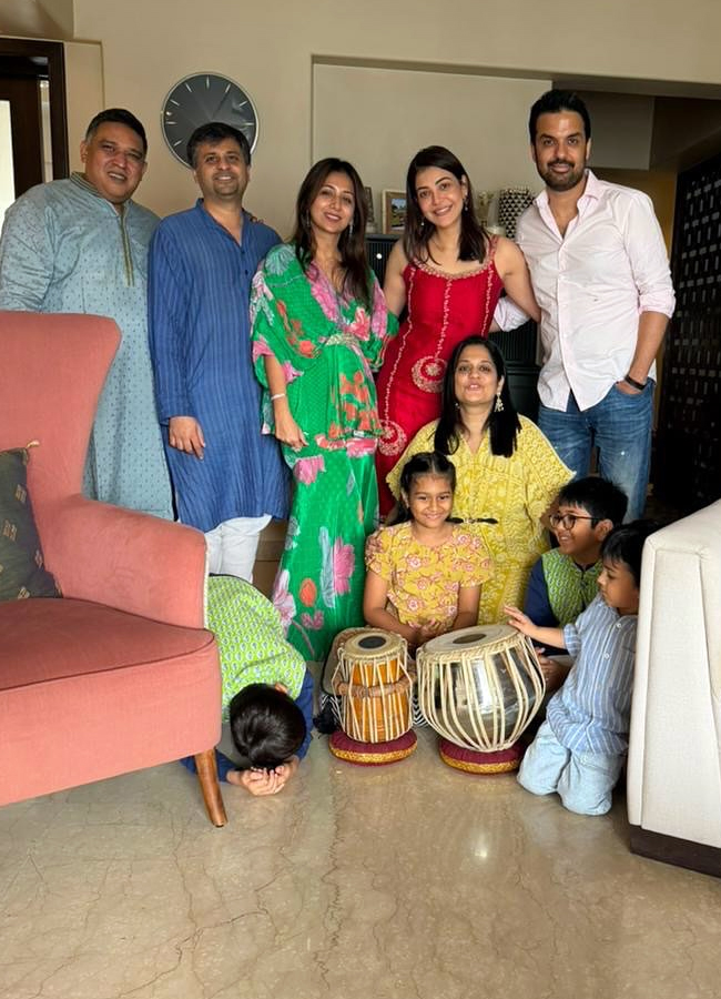 Kajal Aggarwal bursts firecrackers with children (Photos)9
