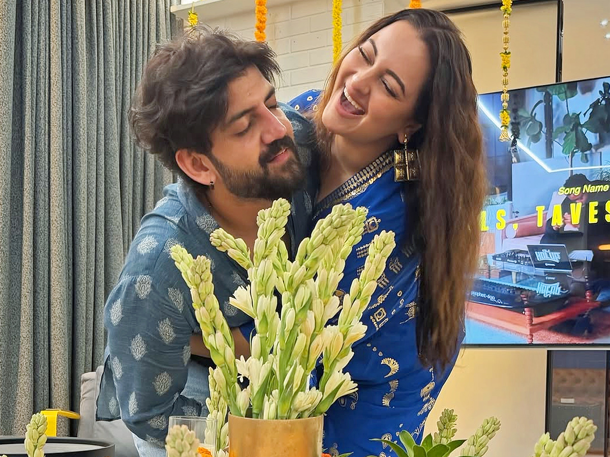 Sonakshi Sinha First Diwali In Her New Home Photos13