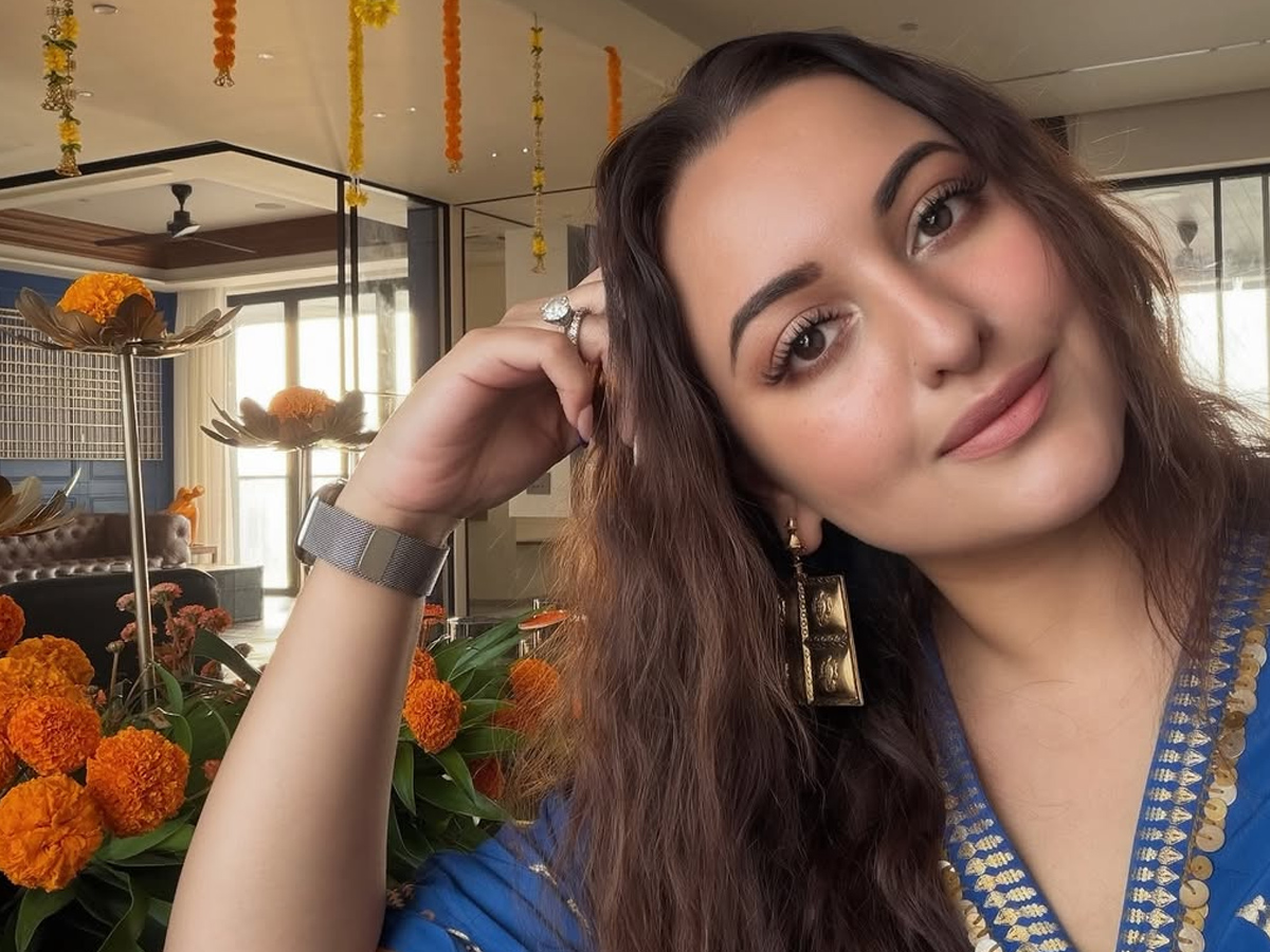 Sonakshi Sinha First Diwali In Her New Home Photos16