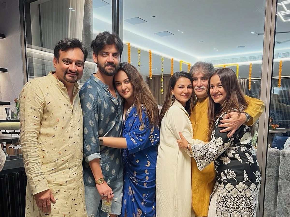 Sonakshi Sinha First Diwali In Her New Home Photos5