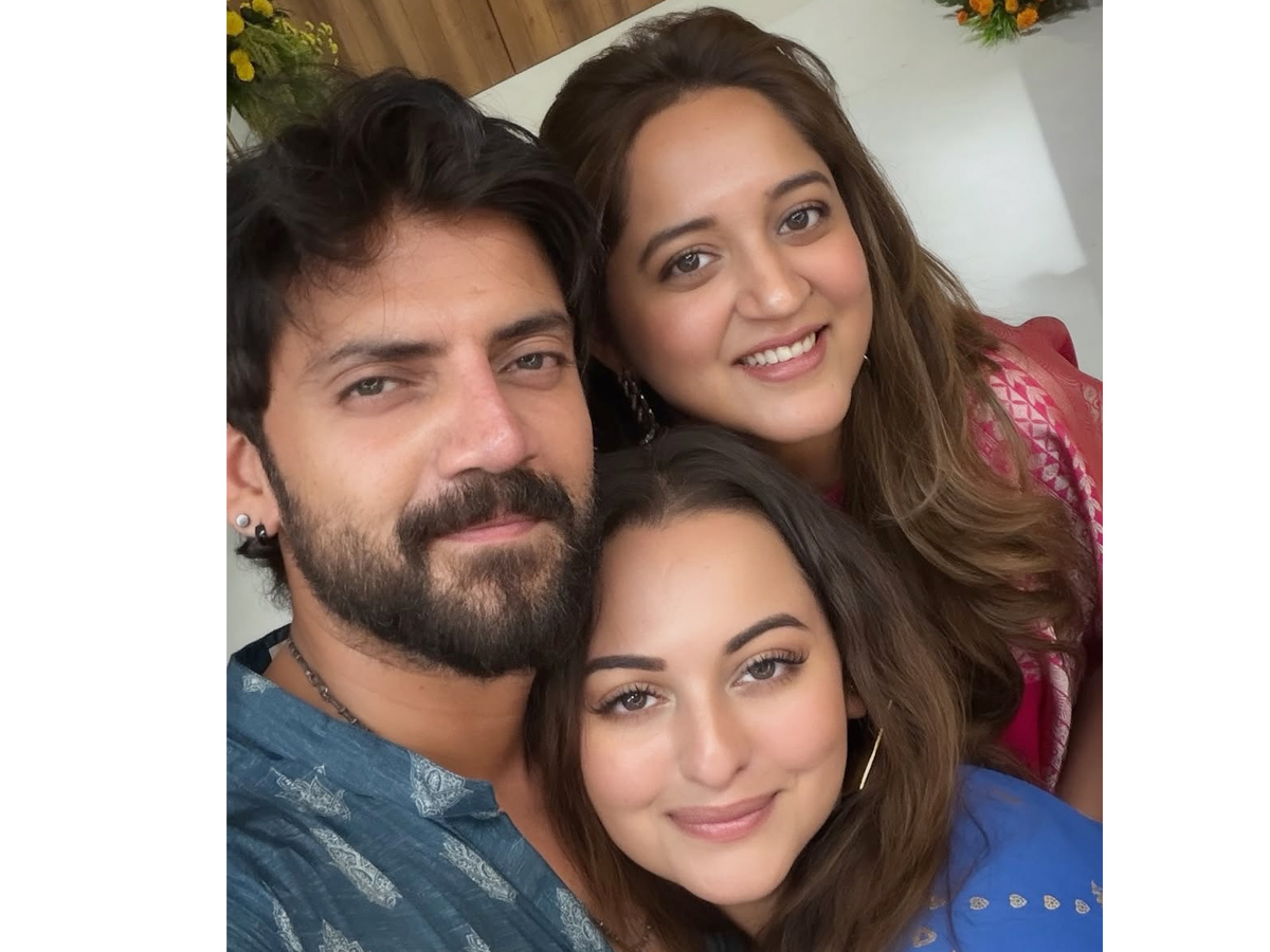 Sonakshi Sinha First Diwali In Her New Home Photos7