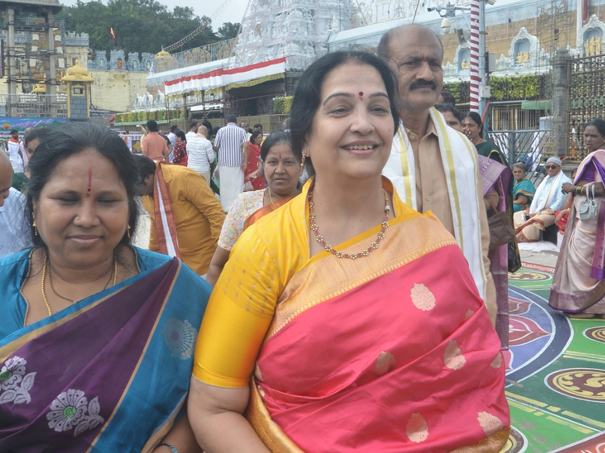 Teja Sajja And Senior Actress Jayalalitha Visits Tirumala Temple Photos5