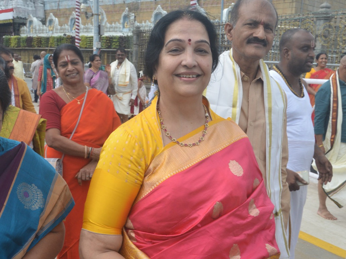 Teja Sajja And Senior Actress Jayalalitha Visits Tirumala Temple Photos6