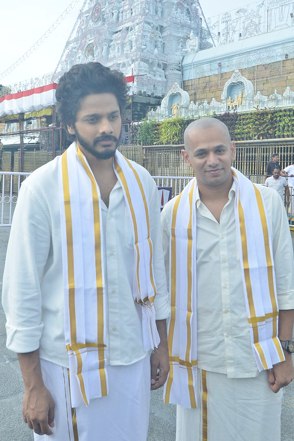 Teja Sajja And Senior Actress Jayalalitha Visits Tirumala Temple Photos10