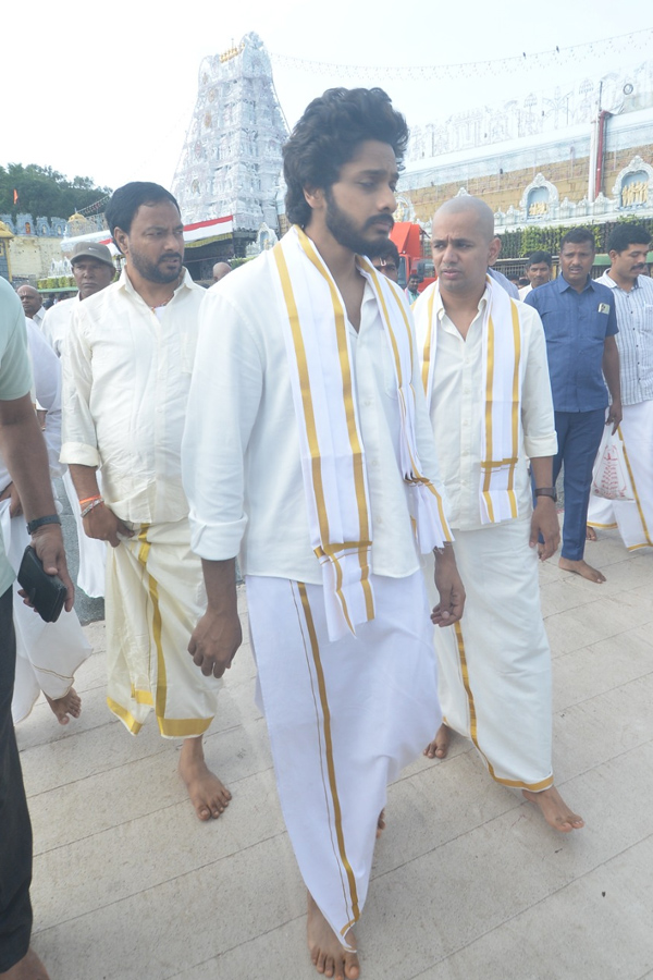 Teja Sajja And Senior Actress Jayalalitha Visits Tirumala Temple Photos11