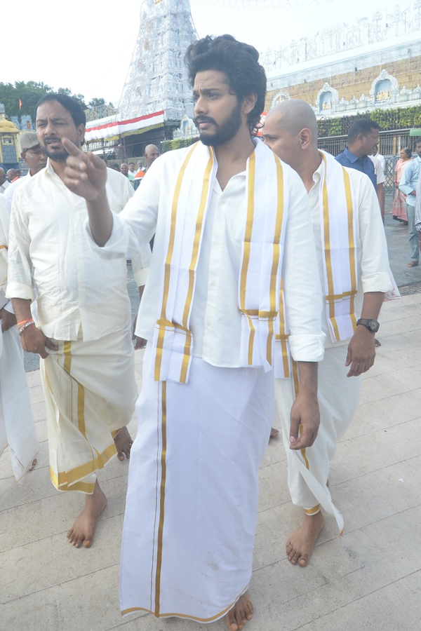 Teja Sajja And Senior Actress Jayalalitha Visits Tirumala Temple Photos13