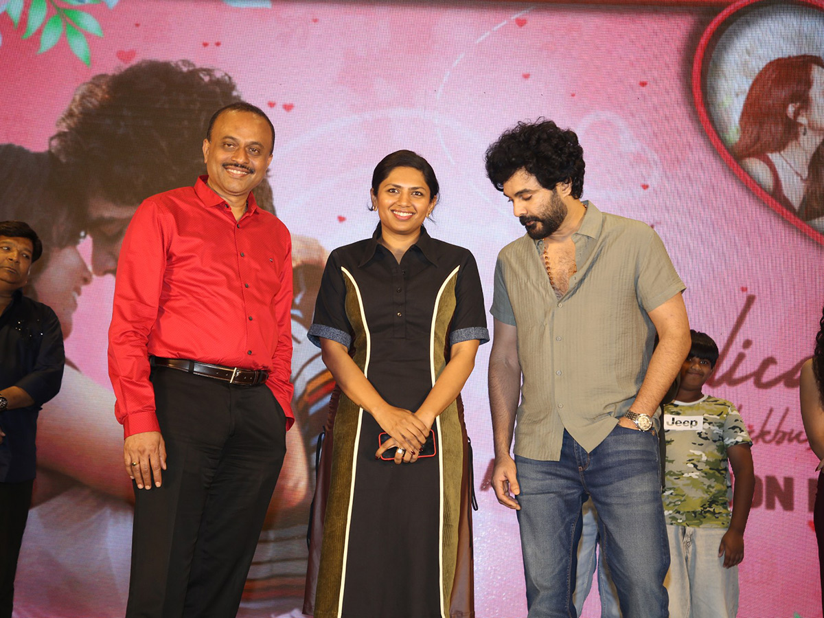 Telusu Kada Movie Success Meet Photos4