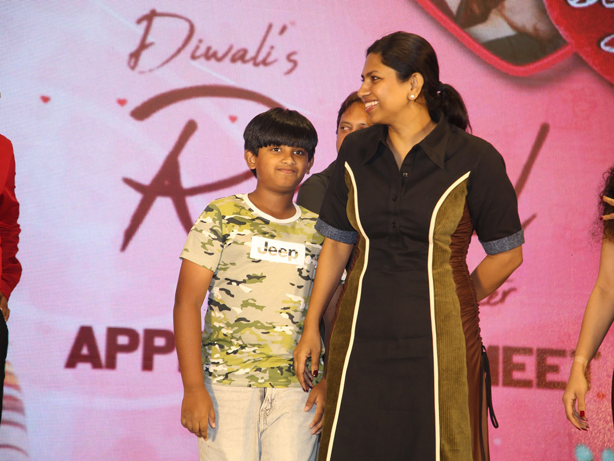 Telusu Kada Movie Success Meet Photos9