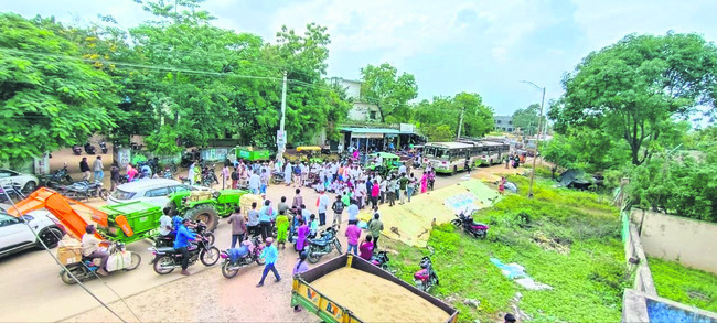 తరుగు పేరిట దోచుకుంటుండ్రు1