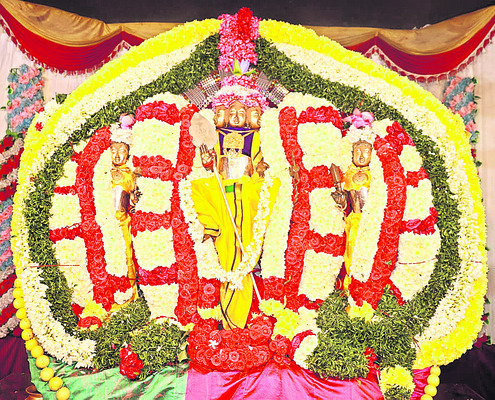 దర్శనానికి 2గంటలు బ్రేక్ 1